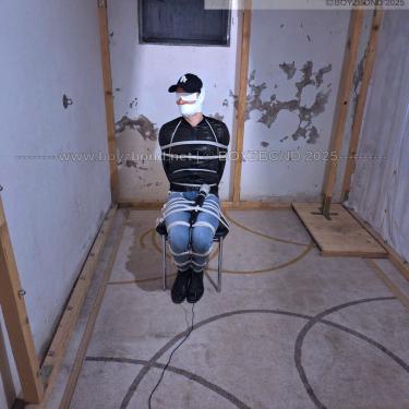 Left alone with good vibes, he,he !