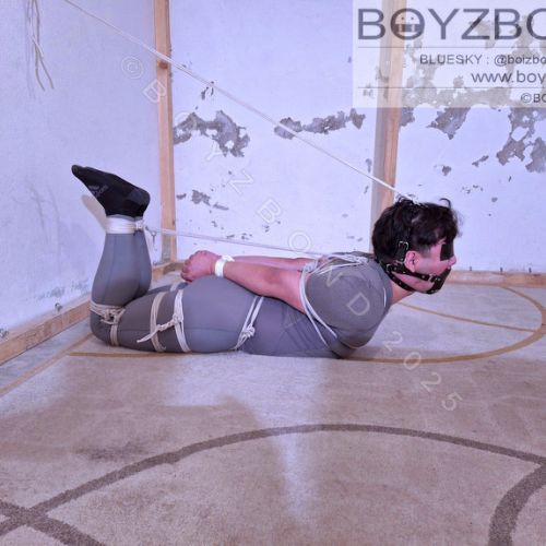 Tight and strict : punishment hogtie !